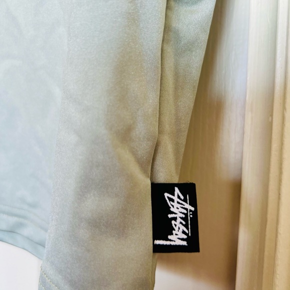 Stussy Light Gray (silver) Short Sleeve Tee NWT - Picture 11 of 12